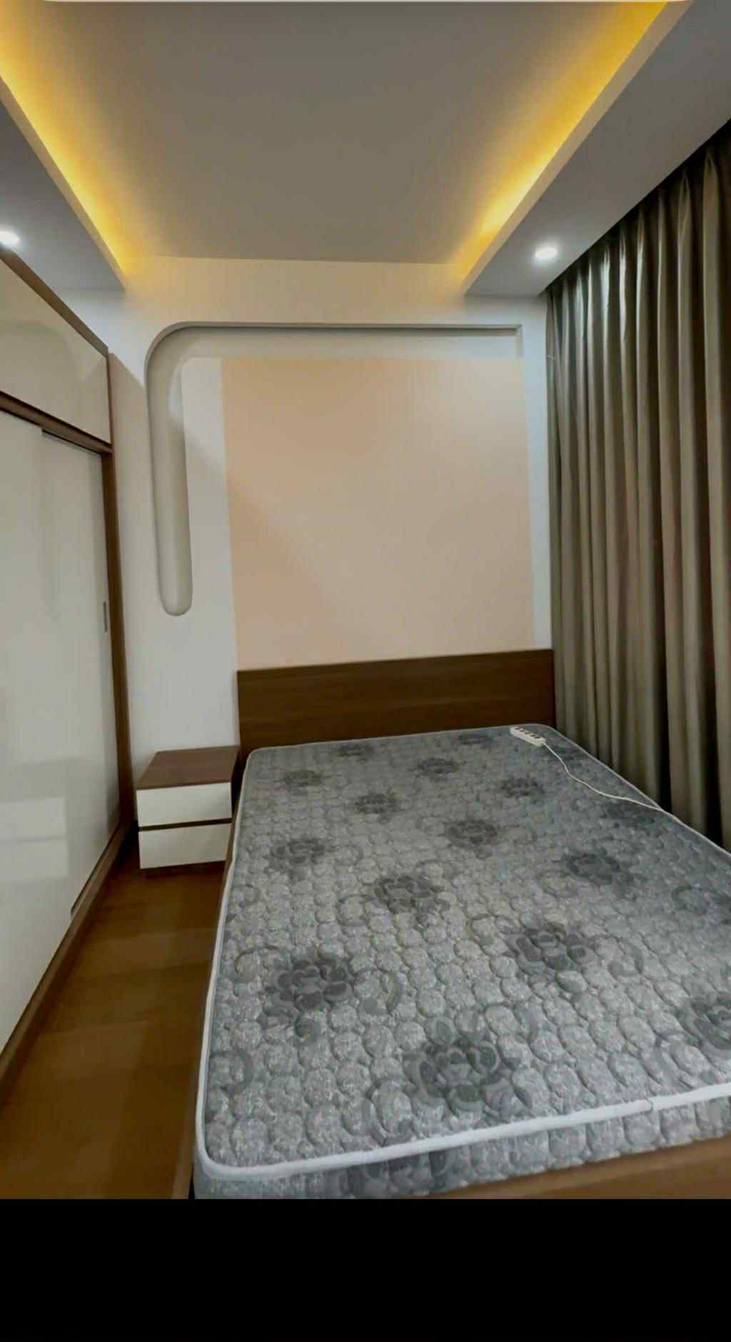 Bán nhà phố Hoàng Hoa Thám, Tây Hồ, Dt 45mx7 tầng, cách ô tô 30m, nhà xây mới, thiết kế hiện đại, giá nhỉnh 9tỷ