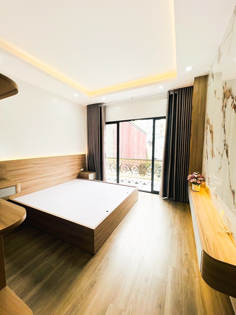 Bán nhà Phố Cổ Loa – Đông Anh 35 m2 5 tầng MT 4 m gần phố ngõ thông còn mới về ở ngay