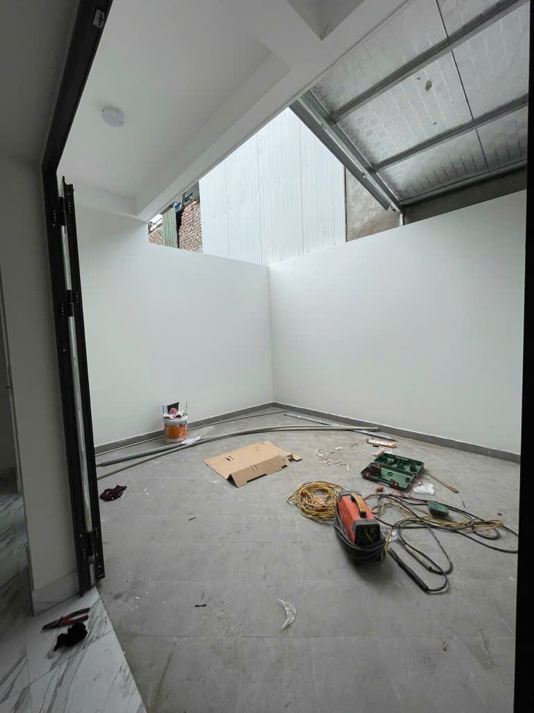 Siêu phẩm Ba Đình, nhà mới 3 thoáng, ô chờ thang máy