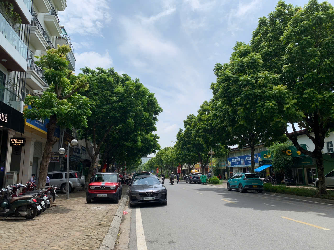 Đức Giang đất nền 200m2 hai mặt tiền trước sau