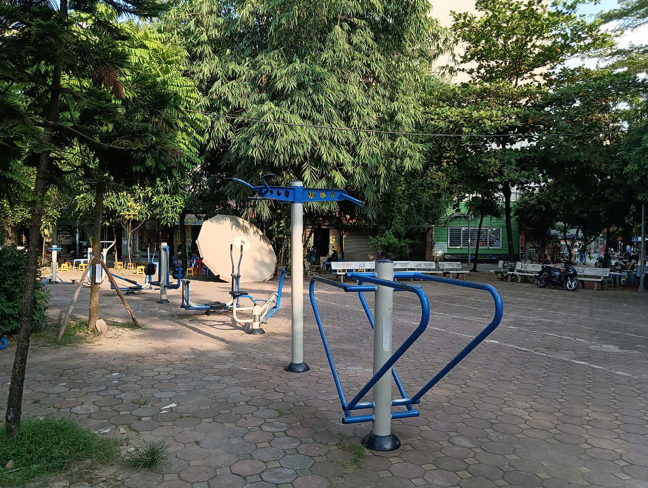 BÁN NHÀ PHÚ DIỄN - OTO ĐỖ CỬA - 30M RA MẶT PHỐ - THANG MÁY - DÒNG TIỀN KHỦNG