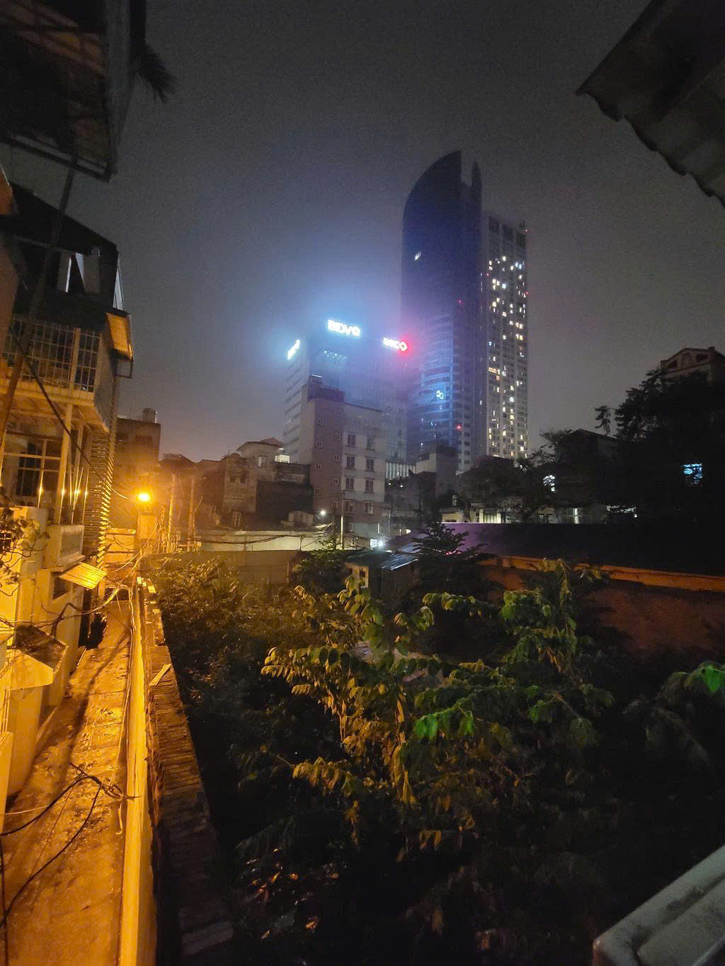 Cứu cánh cho gia đình ít người, con em lên Hà Nội học đại học, căn ngõ 260 Cầu giấy 18m giá tốt nhất khu vực.