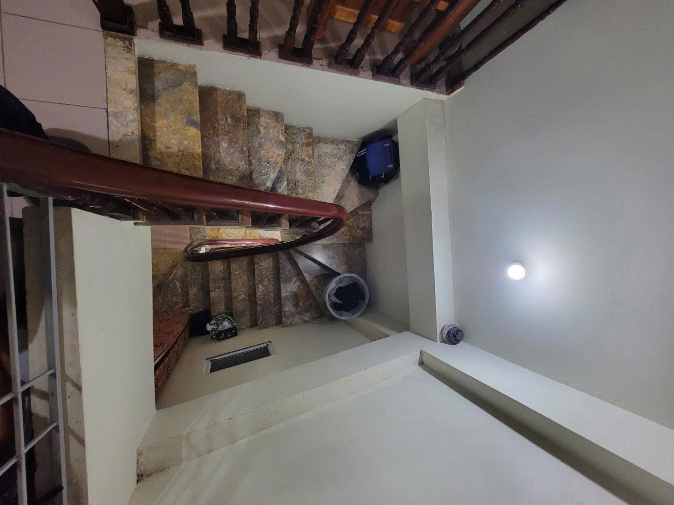 Cứu cánh cho gia đình ít người, con em lên Hà Nội học đại học, căn ngõ 260 Cầu giấy 18m giá tốt nhất khu vực.