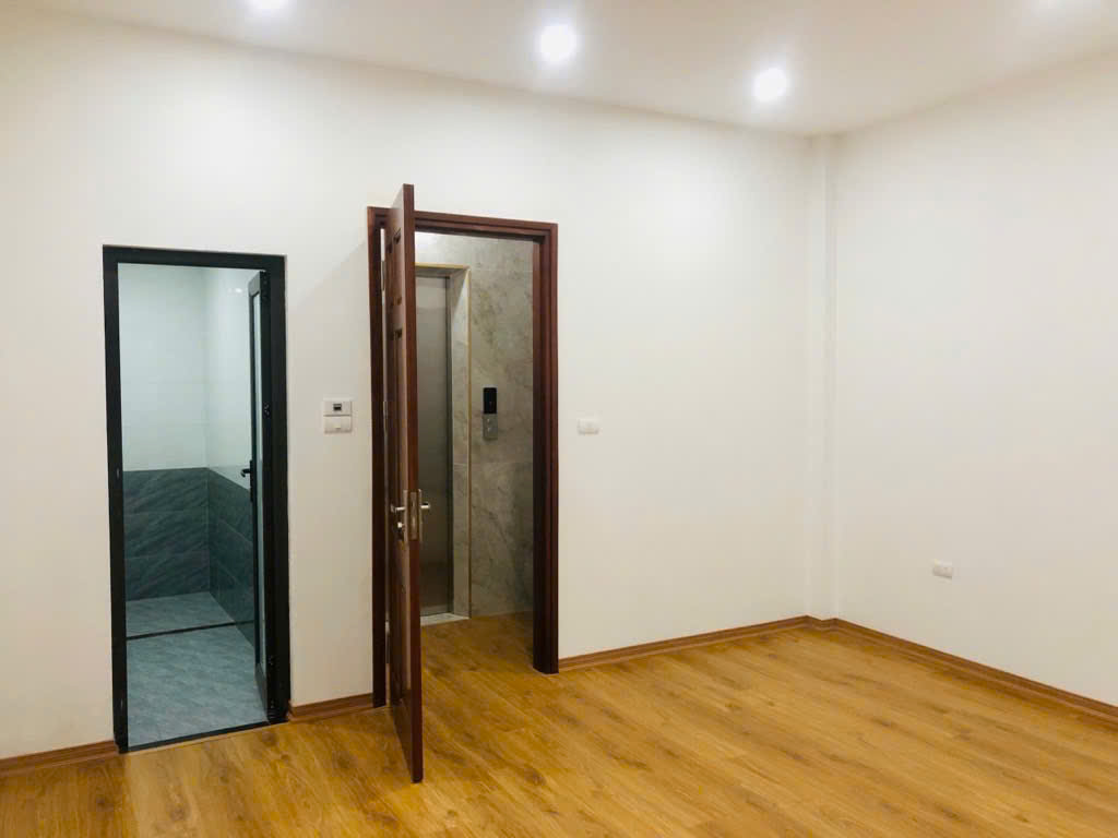 Duy nhất nhà mới xây cầu diễn 32m2 x6 tầng thang máy 4 ngủ chỉ hơn 7 tỷ