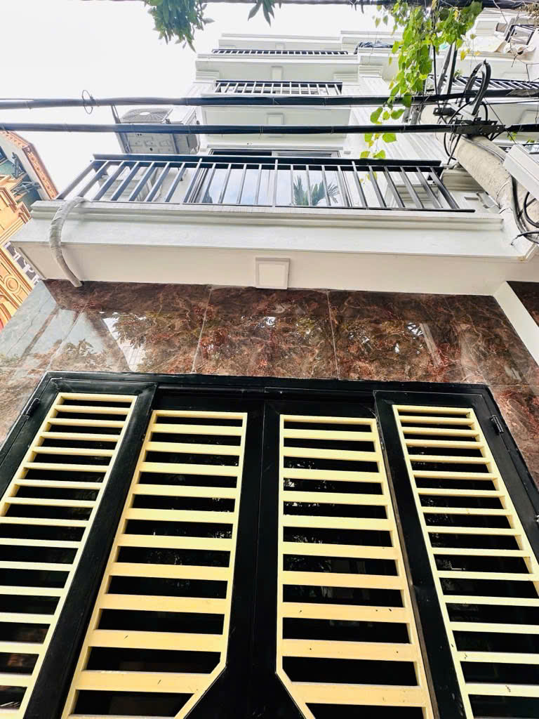 Bán nhà cầu diễn 47m2 6 tầng mặt tiền 4m giá nhinh 8 tỷ