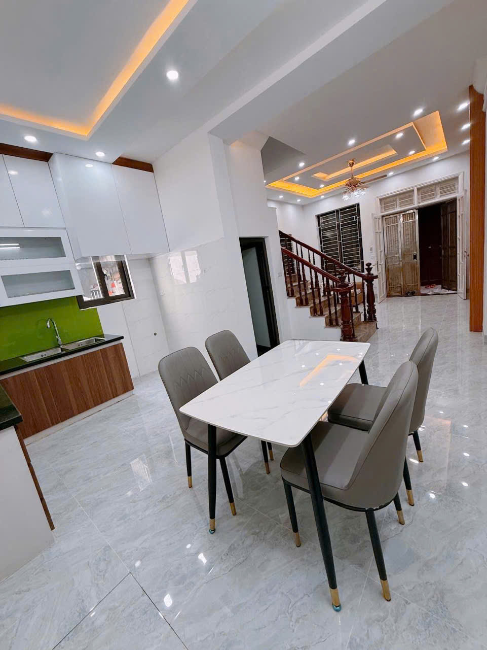 Nhà mới xây phố ngọa long 41m2 x4 tầng x4 ngủ full nội thất nhỉnh 6 tỷ