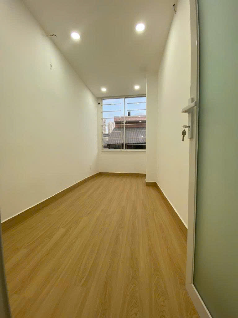 Bán Nhà Quận 7, Hẻm Thông Ô TÔ 4 chổ , 3 Tầng , 2PN 2WC ,Gần HimLam , Nhỉnh 2.x tỷ nhỏ