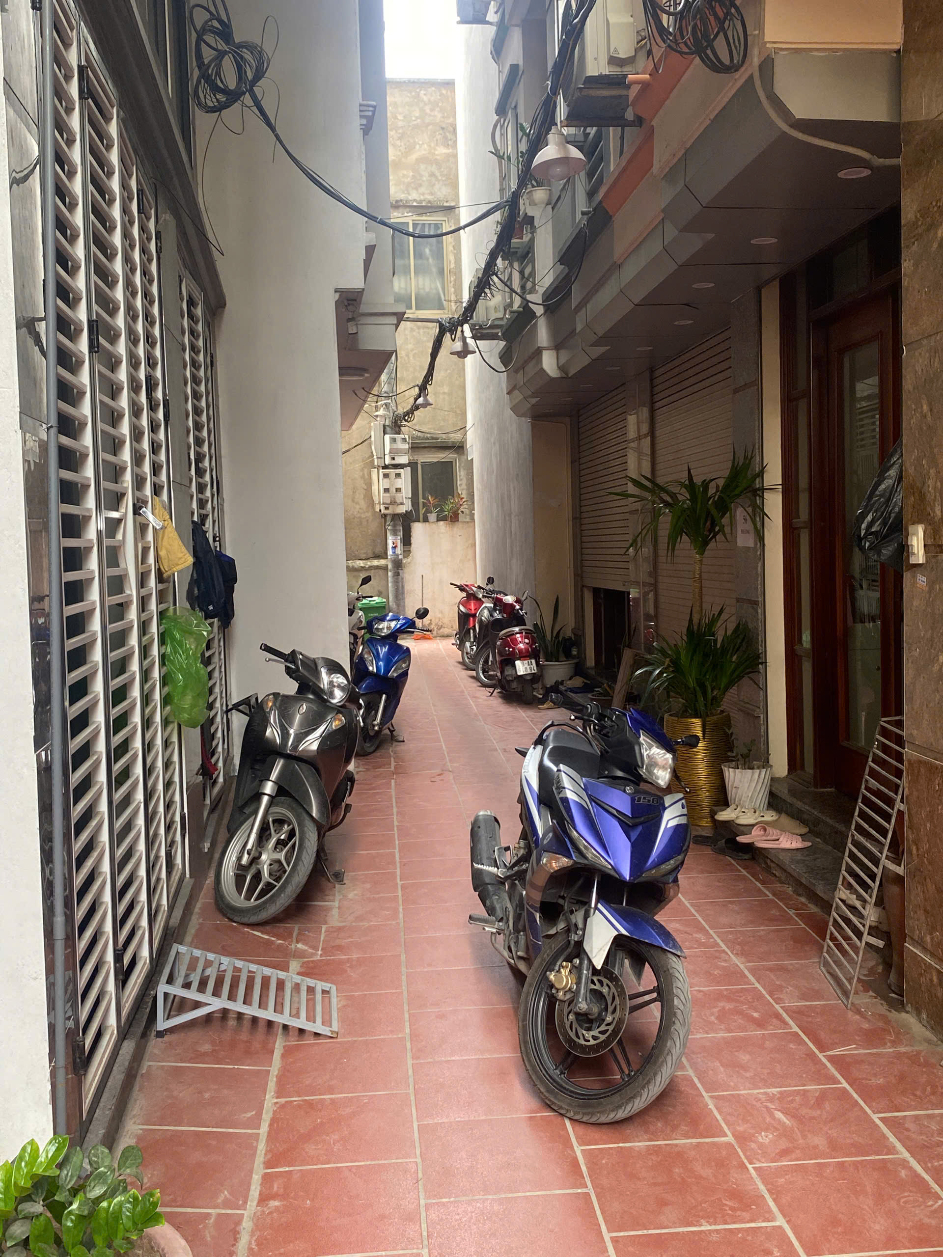 NHÀ ĐẸP NHÀ XINH LIÊN HỆ MÌNH    SIÊU PHẨM NHÀ PHỐ NGAY TRUNG TÂM HUYỆN THANH TRÌ, CÁCH PHỐ CHỤC BƯỚC CHÂN, 35M2, 6 TỎI THƯƠNG LƯỢNG MỎI MIỆNG .