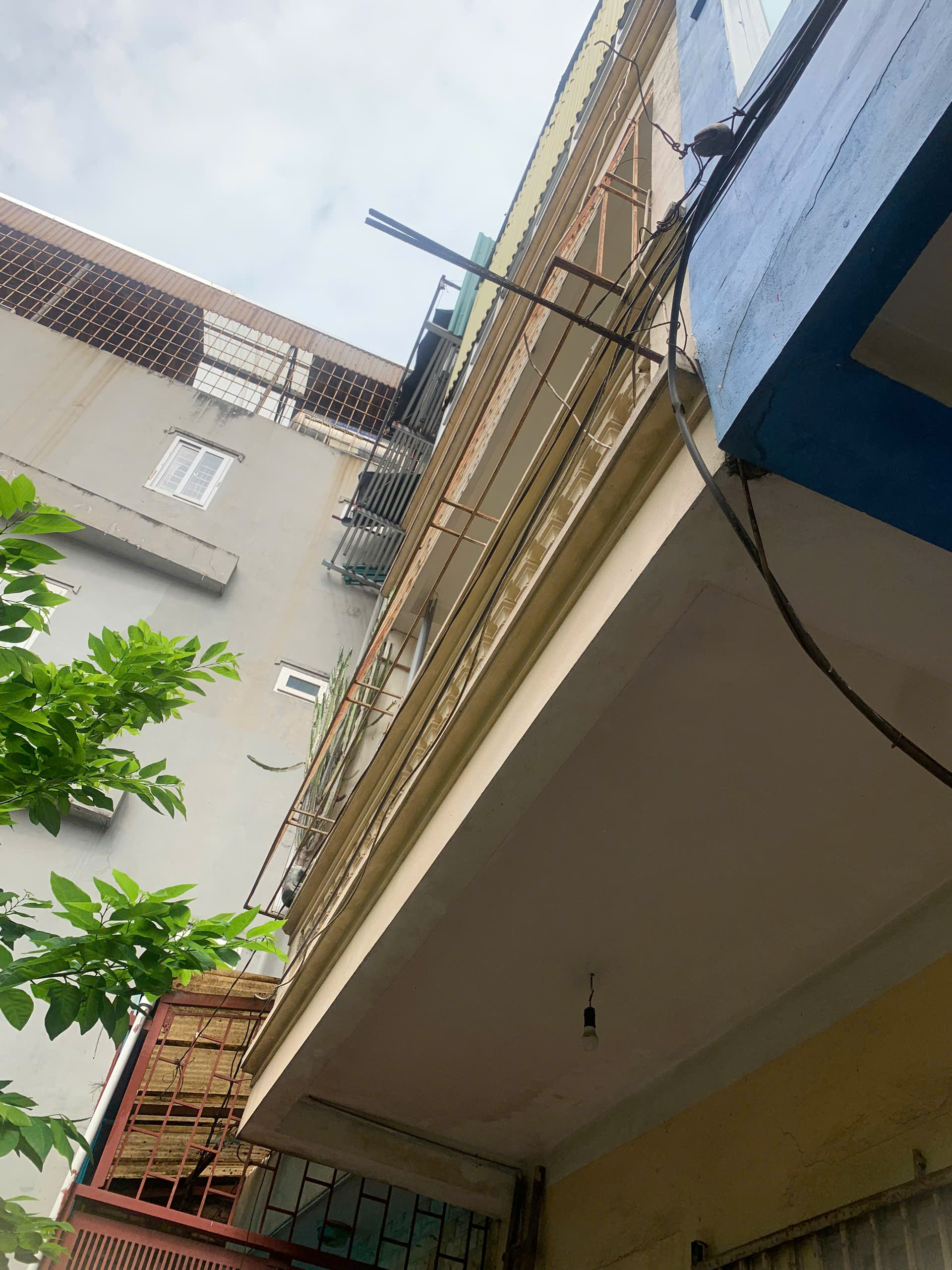 BÁN NHANH NHÀ ĐƯỜNG NƯỚC PHẦN LAN, NHÀ DÂN XÂY, Ở LUÔN 27M2, CHỈ NHỈNH 3 TỶ