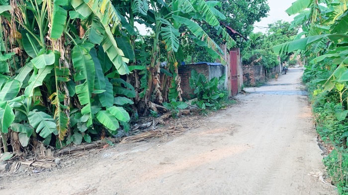 NHÀ ĐẤT THẠCH BÀN - LONG BIÊN MỚI XÂY CẦN BÁN