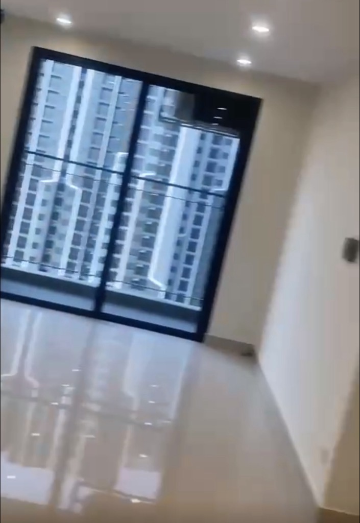 CCCC Vinhome Smart City, 2 ngủ, 63m2, chỉ 5 tỷ.