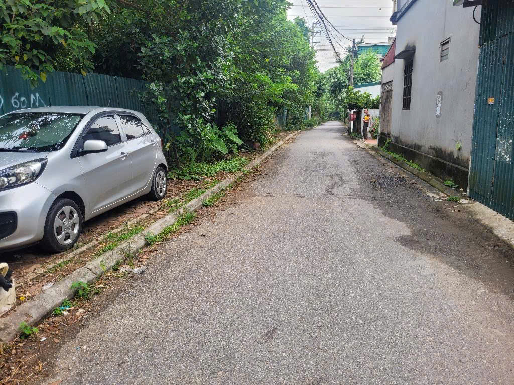 Bán đất Giang Biên, ngõ Camry tránh nhau đỗ thoải mái, phân lô vuông vắn 74m2 4.95 tỷ