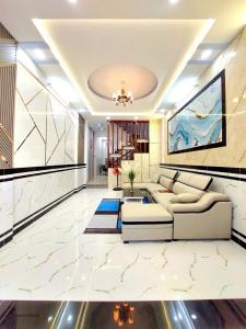 Bán nhà-hẻm xe hơi-sát mặt tiền- 5tỷ