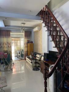 Bán nhà hẻm xe hơi-3 tầng - 5tỷ