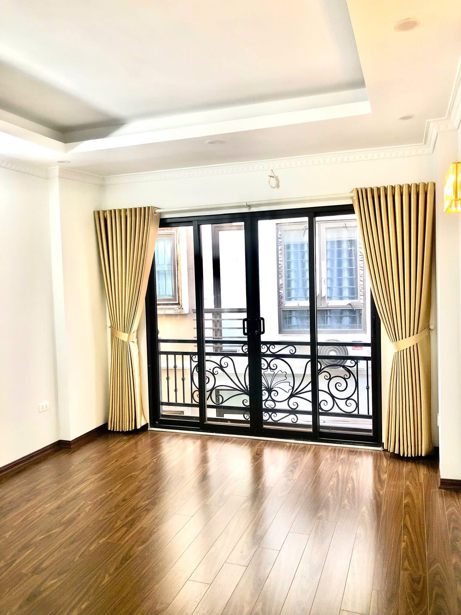 Nhà đẹp Tây Hồ mua đầu tư dòng tiền khủng 12.000&/tháng xây 8 tầng 33 phòng mới tinh