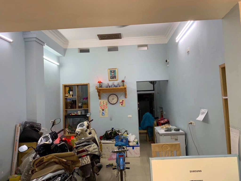 LÔ GÓC 2 MẶT TIỀN - BUÔN BÁN SẦM UẤT - KHU TẬP THỂ NGHĨA TÂN CẦU GIẤY - 40m2 x 1 TẦNG