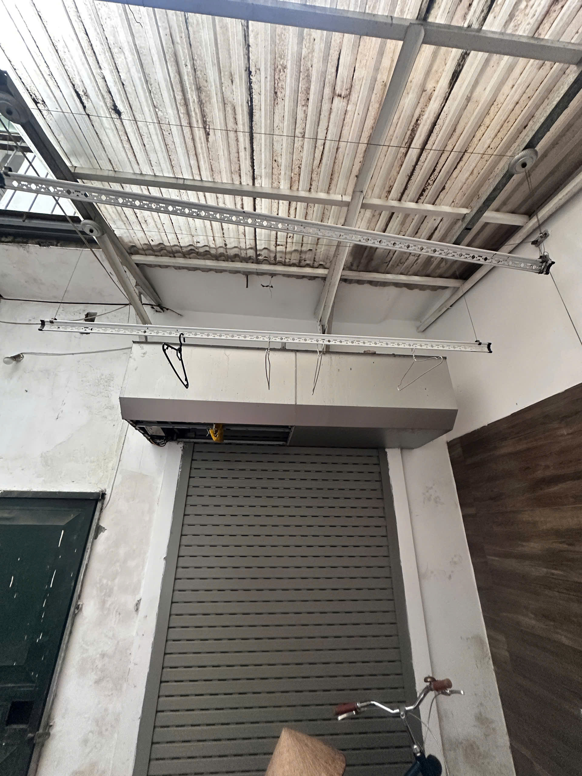 Bán mặt Phố Huế , diện tích 40m , mặt tiền 4m , chiều dài 10m , giá chào 3,9 tỉ