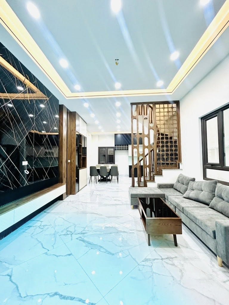 SIÊU PHẨM HAI BÀ - THIẾT KẾ ĐỈNH - XÁCH ĐỒ VỀ Ở LUÔN - LUNG LINH