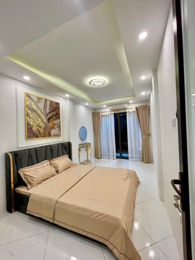 NHÀ MỚI FULL ĐỒ - HAI THOÁNG TRƯỚC SAU - SỔ HỒNG VUÔNG VẮN