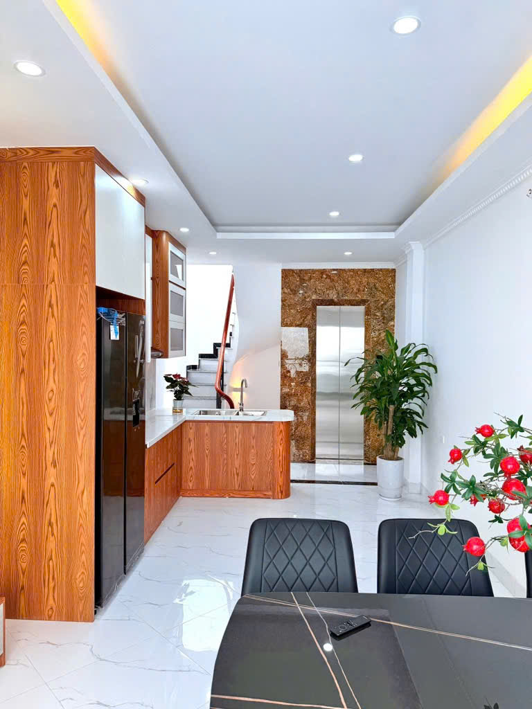 6TẦNG NHÀ MỚI KOONG -THANG MÁY - FULL NỘI THẤT - NHÀ ĐỊNH CÔNG HƠN 8TỶ