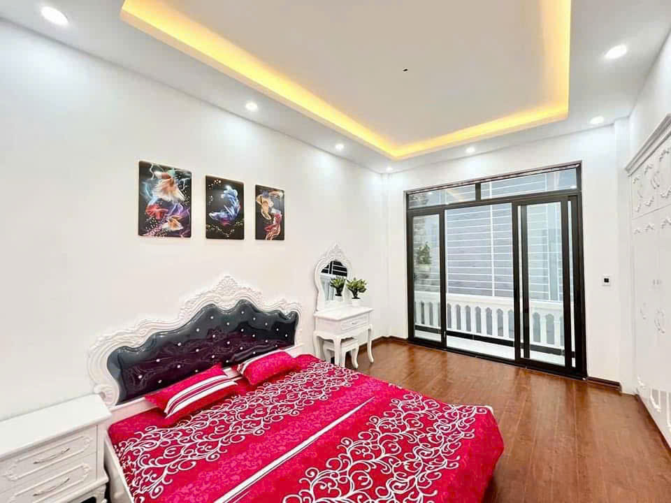 HOÀNG VĂN THÁI THANH XUÂN Ô TÔ TRÁNH - LÀM TRỤ SỞ VĂN PHÒNG CTY QUÁ ĐỈNH