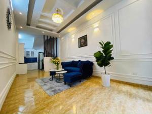 VƯƠNG THỪA VŨ THANH XUÂN 5 TẦNG 3 NGỦ ĐỦ CÔNG NĂNG - NHIỀU . NHƯNG KHÁ NÔNG Ô TÔ 50 MÉT