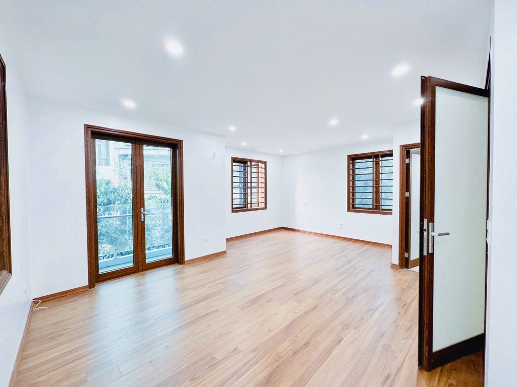 Bán nhà Văn Điển Thanh Trì,phân lô ô tô dừng đỗ,kinh doanh vp, 3 mặt thoáng,6 tầng thang máy, vị trí trung tâm, nhà mới toanh, 13,3 tỷ(còn thương lượng)