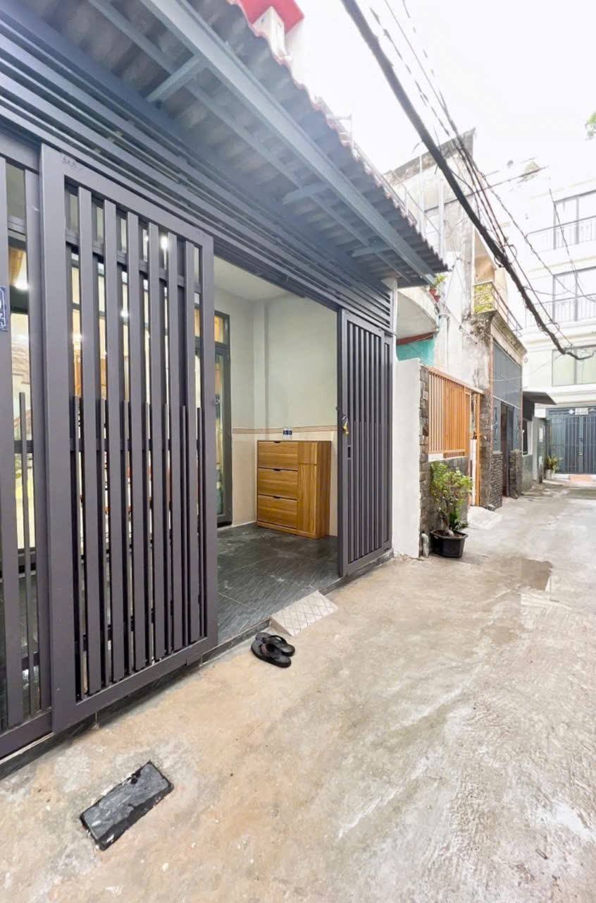 Bán Nhà Thống Nhất, P16, Gò Vấp - 5,5 Tỷ, DT 4,3m x 13,5m, 2 Lầu, Mái Đúc