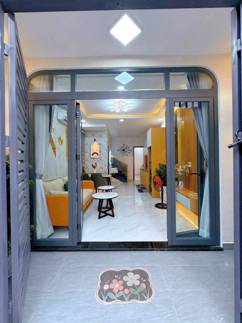 Bán Nhà hẻm ô tô Lê Quang Định, P1, Gò Vấp - 5,96 Tỷ, DT 3,7m x 11m, 1 Trệt 1 Lầu, Full Nội Thất