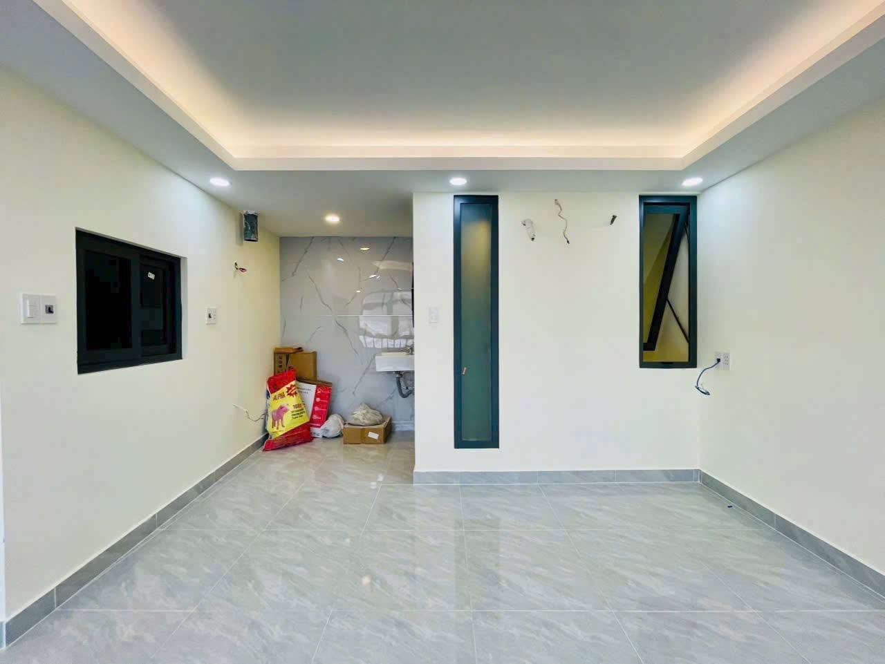 CHDV Đường Thống Nhất, 5PN, 40m2 _ 5,4 tỷ, cho thuê 22 Triệu/Tháng.