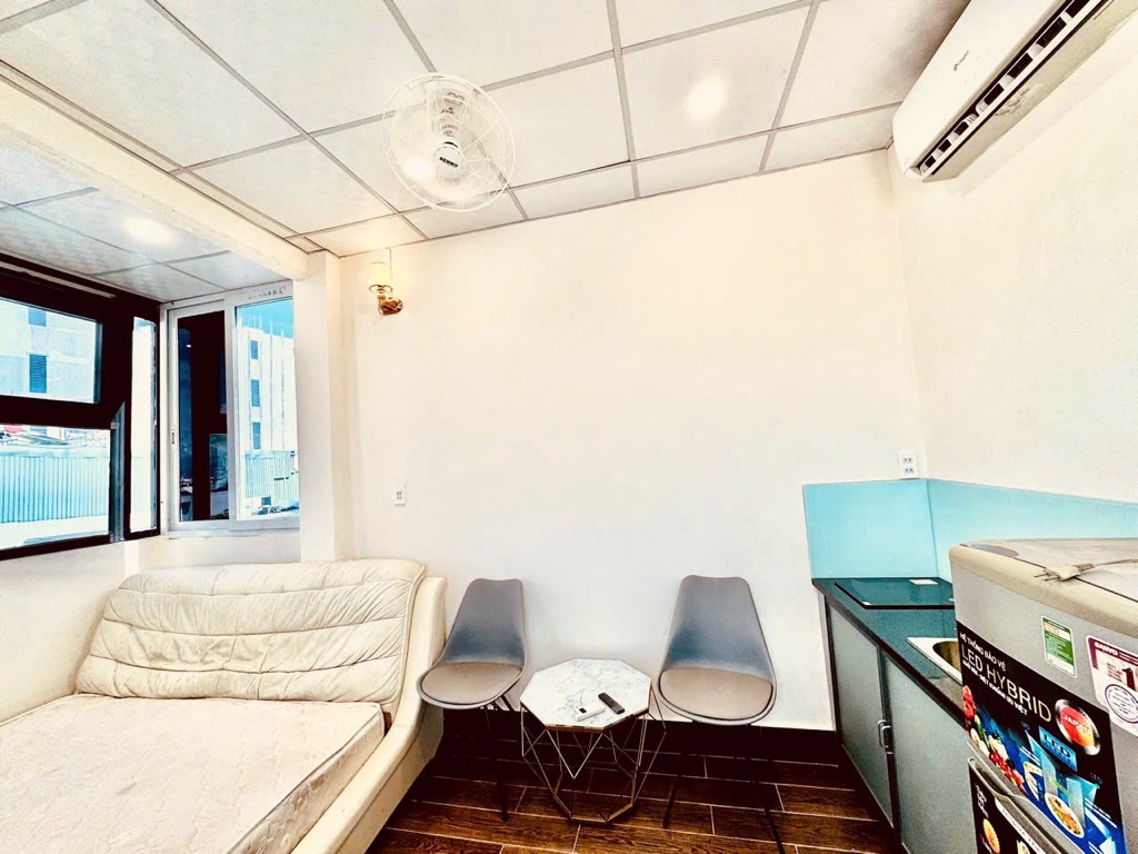 QUẬN 7 - BÁN TOÀ CHDV - 8 PHÒNG - DÒNG TIỀN - THANG MÁY - 6.X TỶ TL