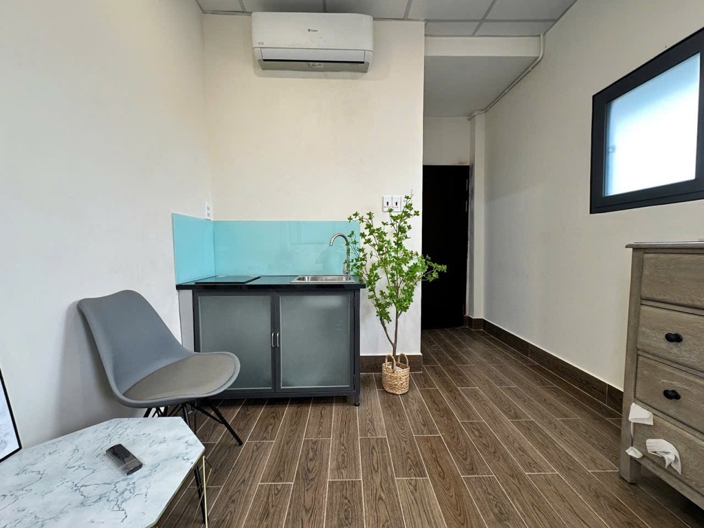 QUẬN 7 - BÁN TOÀ CHDV - 8 PHÒNG - DÒNG TIỀN - THANG MÁY - 6.X TỶ TL