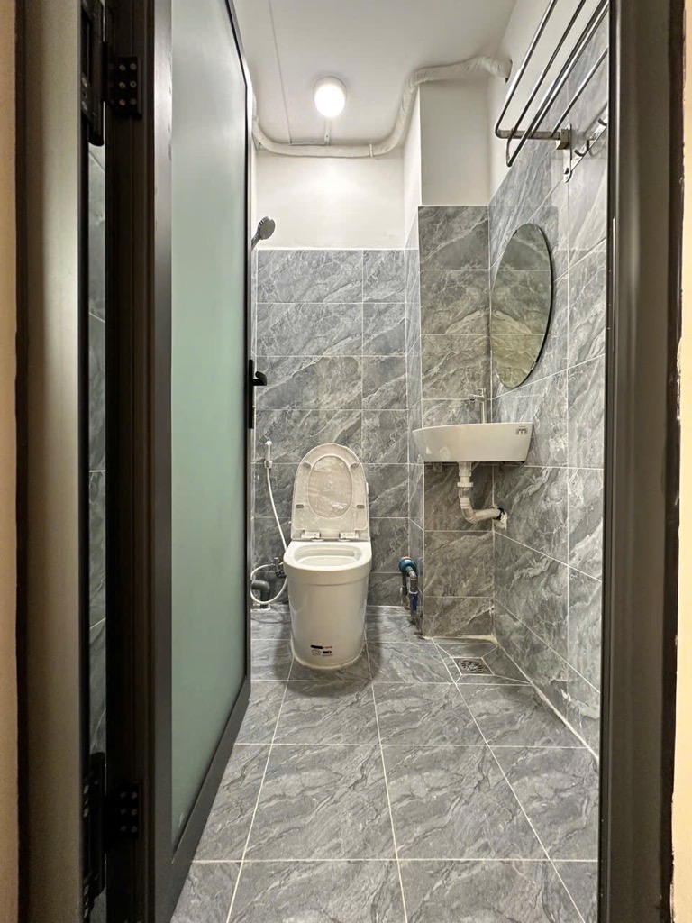 QUẬN 7 - BÁN TOÀ CHDV - 8 PHÒNG - DÒNG TIỀN - THANG MÁY - 6.X TỶ TL