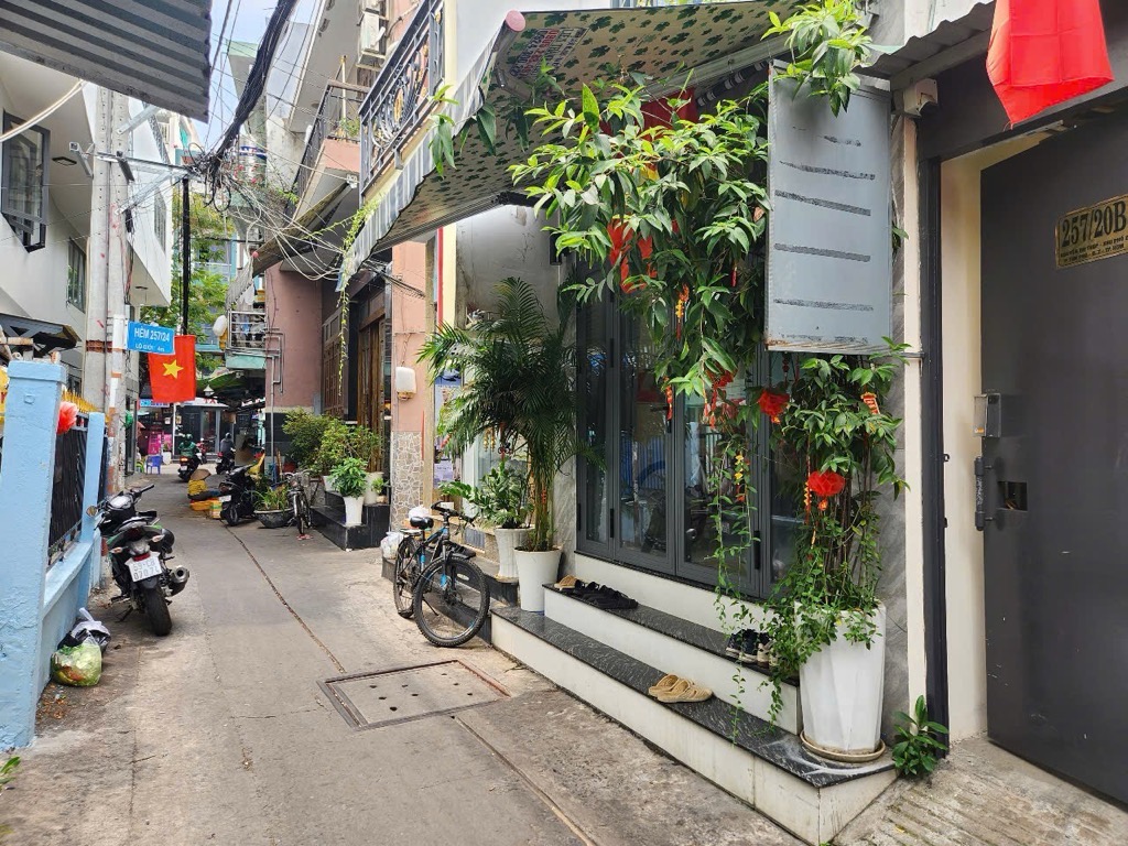 QUẬN 7 - BÁN TOÀ CHDV - 8 PHÒNG - DÒNG TIỀN - THANG MÁY - 6.X TỶ TL