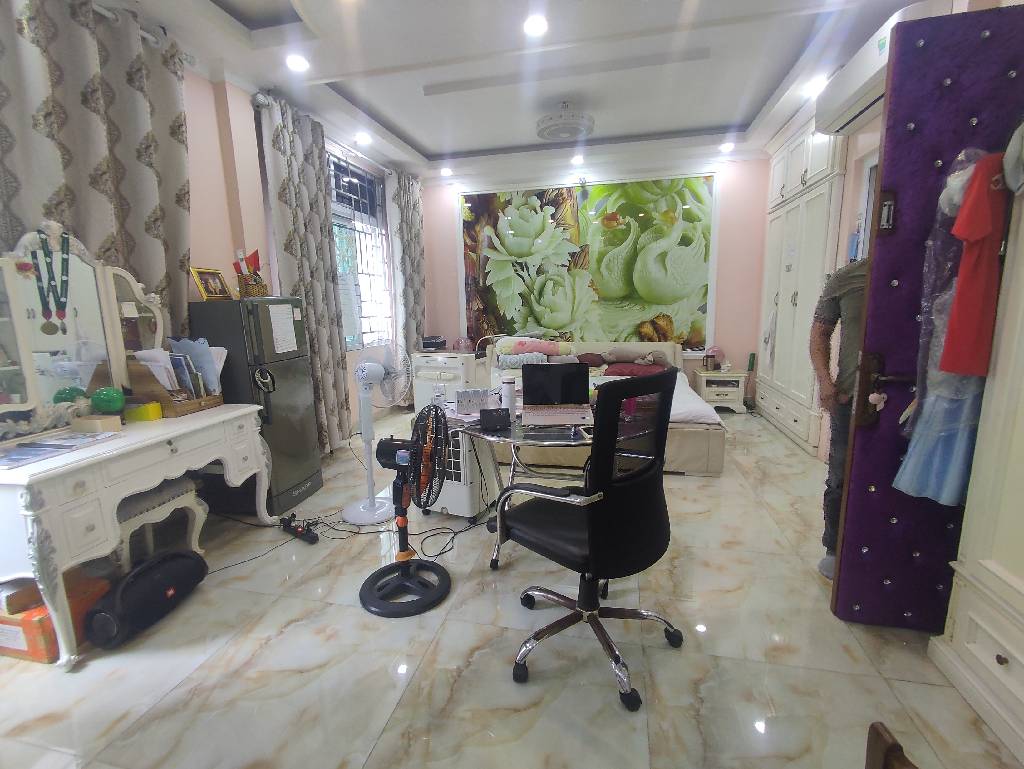 Quận 7 bán biệt thự có hầm ô tô, 126m2, 5 tầng, kế Lotte mart, TDTU, Rmit,UFM