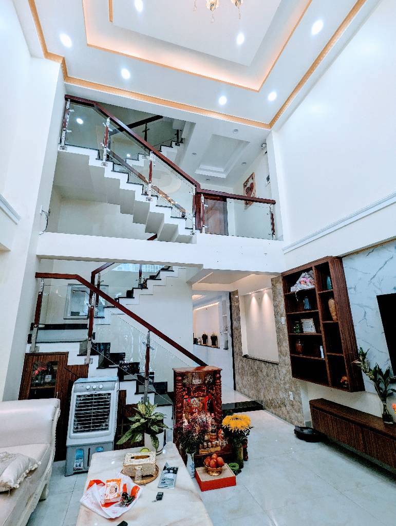 Quận 7 bán nhà kế Phú Mỹ Hưng, hẻm xe hơi tới, sổ hồng, gần 80m2, nhỉnh 7 tỷ