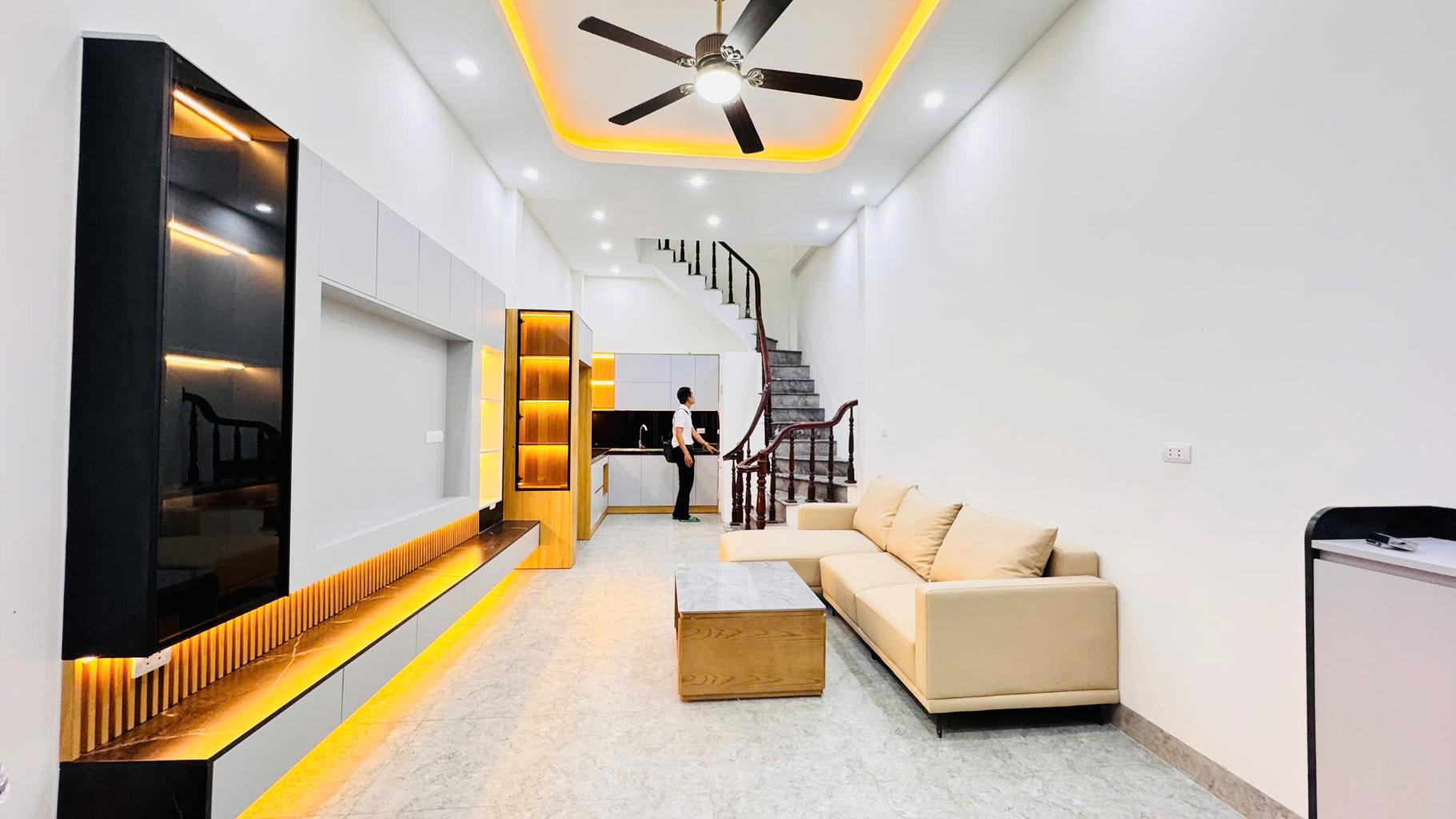 Bán nhà Phố Đền Gióng – Sóc Sơn 40m2 4 tầng MT 4m còn mới cách ô tô 30m