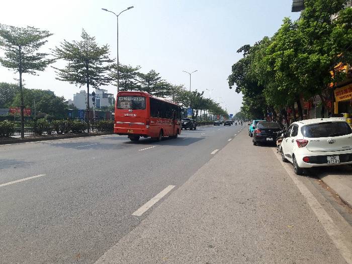 MẶT PHỐ KINH DOANH, VỈA HÈ RỘNG, CHO THUÊ ĐẸP, GIÁ QUÁ NGON, BÁN ĐẤT TẶNG NGAY CÁI NHÀ TÂY HỒ