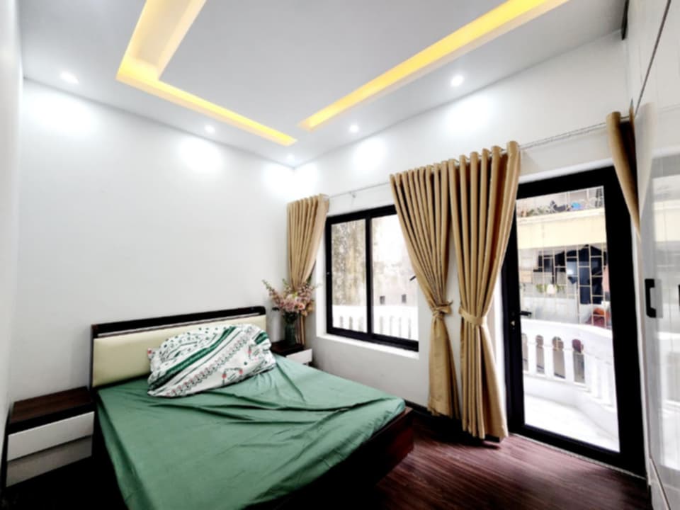 Bán nhà ở ngay Quang Lãm 30,2m2 ô tô đỗ ngay cửa, giá 4,1 tỷ