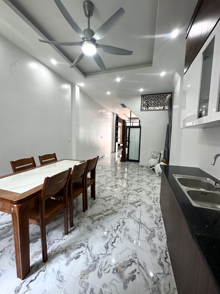 LĨNH NAM, NHÀ ĐẸP, LÔ GÓC, NỞ HẬU, 5 TẦNG, 5,9 TỶ