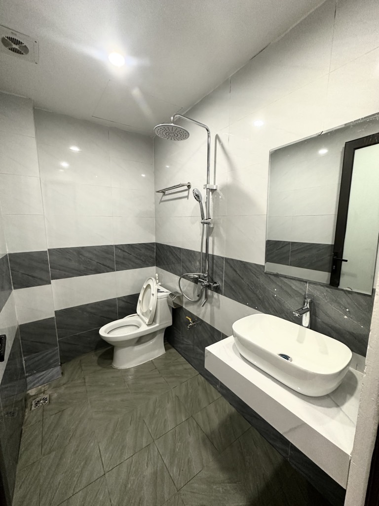 LĨNH NAM, NHÀ ĐẸP, LÔ GÓC, NỞ HẬU, 5 TẦNG, 5,9 TỶ