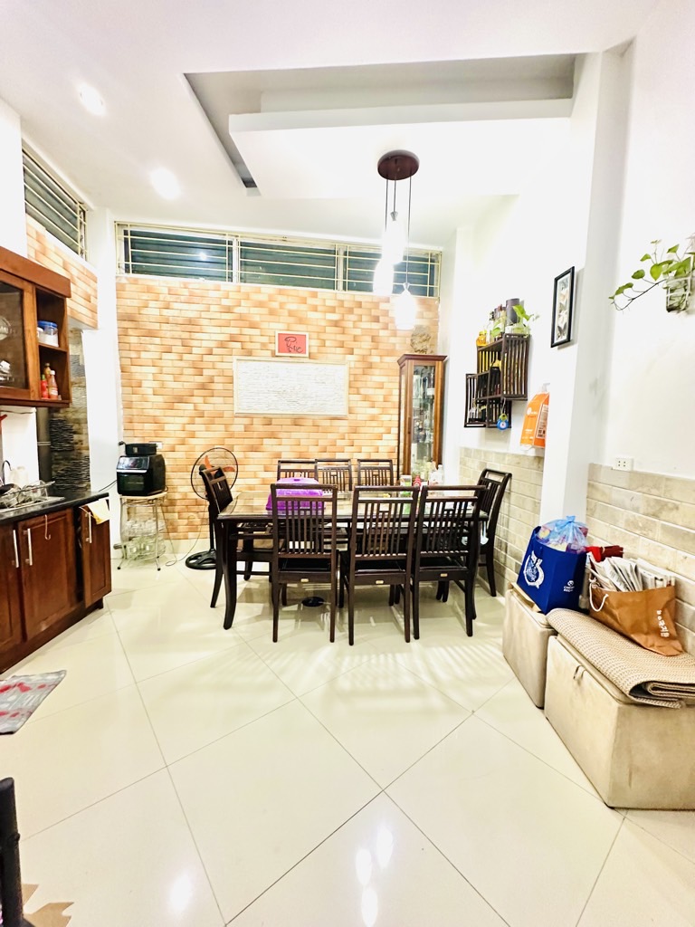 VĨNH HƯNG - NHÀ MỚI XÂY, DIỆN TÍCH RỘNG, Ô TÔ ĐỖ CỬA, 5 TẦNG, 6 PHÒNG KHÉP KÍN