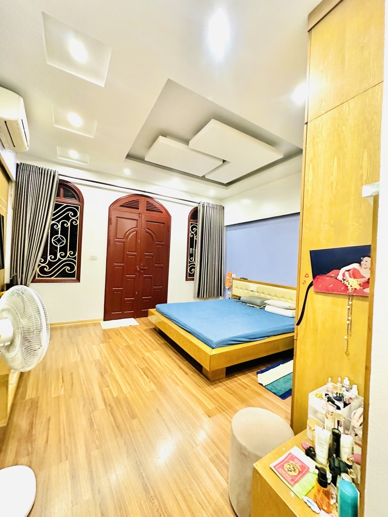 VĨNH HƯNG - NHÀ MỚI XÂY, DIỆN TÍCH RỘNG, Ô TÔ ĐỖ CỬA, 5 TẦNG, 6 PHÒNG KHÉP KÍN