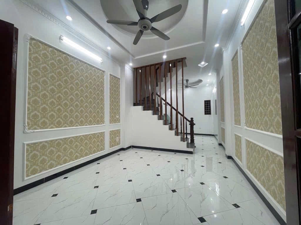 BÁN NHÀ TÂN MAI - LÔ GÓC, Ô TÔ TRÁNH, KINH DOANH, Ô TÔ VÀO NHÀ, 5 TẦNG Ở NGAY