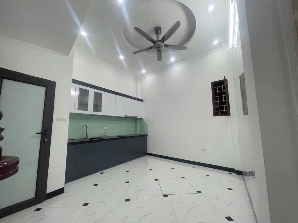 BÁN NHÀ TÂN MAI - LÔ GÓC, Ô TÔ TRÁNH, KINH DOANH, Ô TÔ VÀO NHÀ, 5 TẦNG Ở NGAY