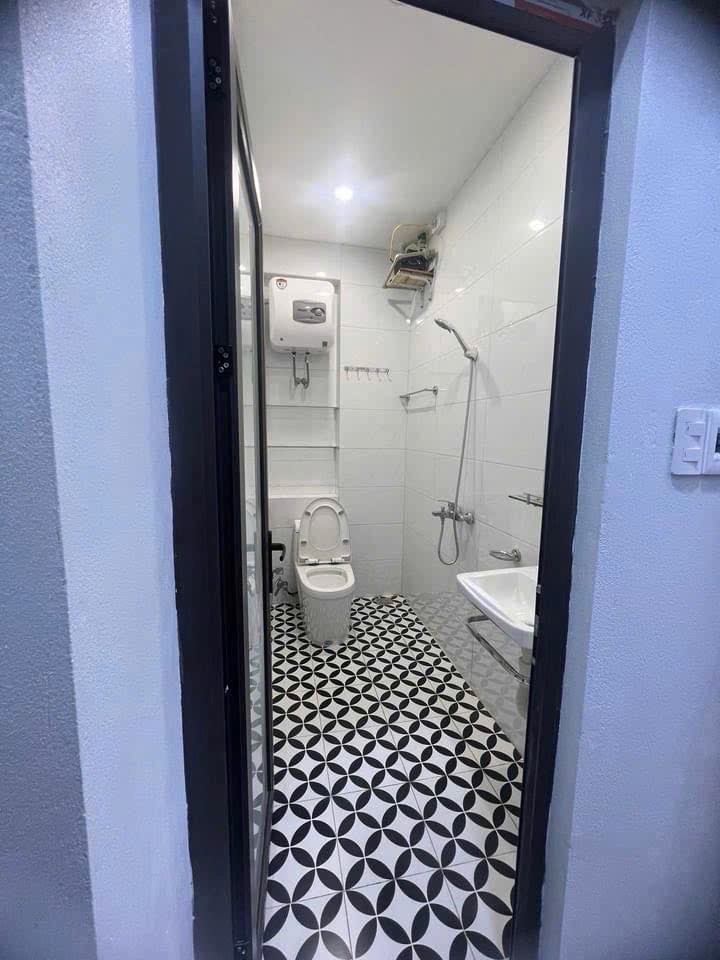 BÁN NHÀ TÂN MAI - LÔ GÓC, Ô TÔ TRÁNH, KINH DOANH, Ô TÔ VÀO NHÀ, 5 TẦNG Ở NGAY