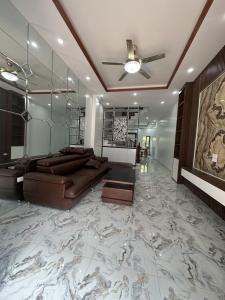 LĨNH NAM, NHÀ ĐẸP, LÔ GÓC, NỞ HẬU, 5 TẦNG, 5,9 TỶ