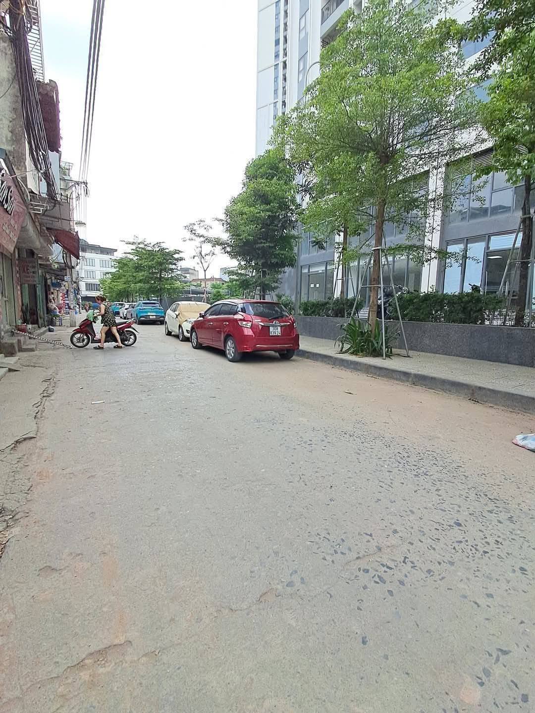 Căn nhà đẹp Khương Hạ giáp Hoàng Mai, Hà nội.Lô góc, nở hậu,  ngõ nông, cách mặt tiền 3.6m.Giá 5.9 tỷ.