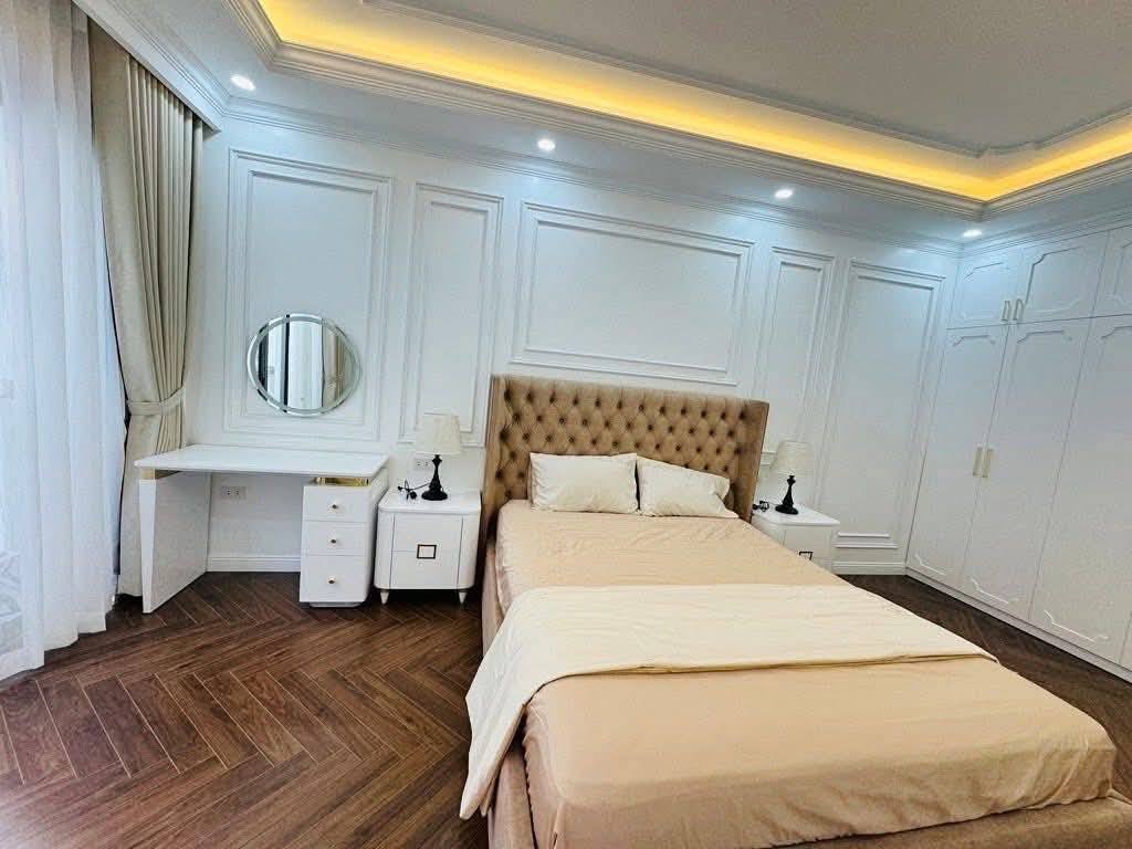 Căn nhà đẹp Khương Hạ giáp Hoàng Mai, Hà nội.Lô góc, nở hậu,  ngõ nông, cách mặt tiền 3.6m.Giá 5.9 tỷ.