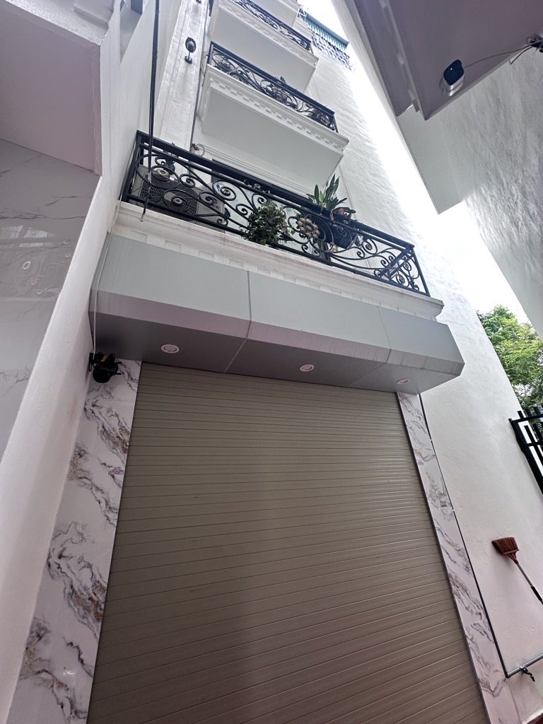 nhà đẹp tại phường Khương Đình, Thanh Xuân, Hà nội.35m2, 7.3 tỷ, mặt tiền 3.3m, lô góc.